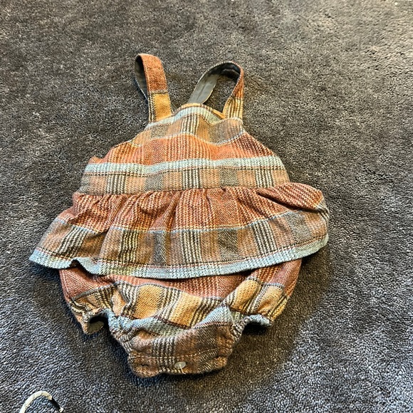 Adorable girls Romper. From Italy. Designer. Worn once. - Picture 1 of 2